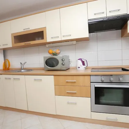 Apartament By The Sea - 8683 Trogir