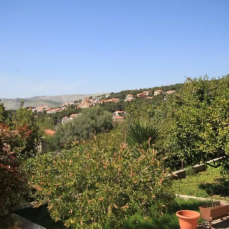 Apartment Apartments By The Sea Trogir - 8683 *