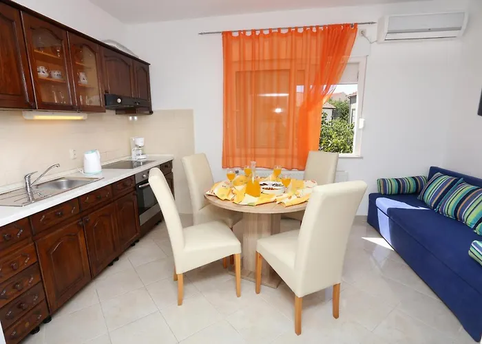 Lägenhet By The Sea - 8683 Trogir